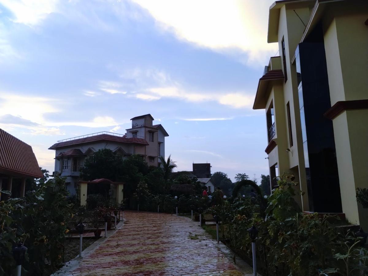Mayabon Resort Bolpur Shānti Niketan Exteriör bild